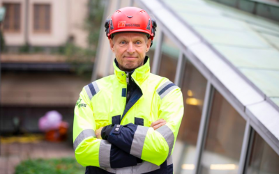 Arbetade utan skyddsräcken och säkerhetsselar