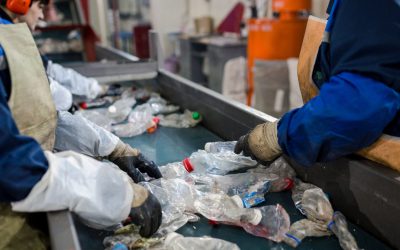 Återvinningsarbetarnas arbetsmiljö ska kartläggas